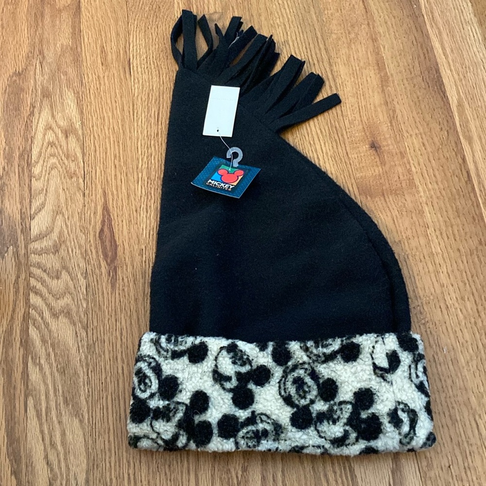 NEW soft Disney Mickey Mouse winter hat